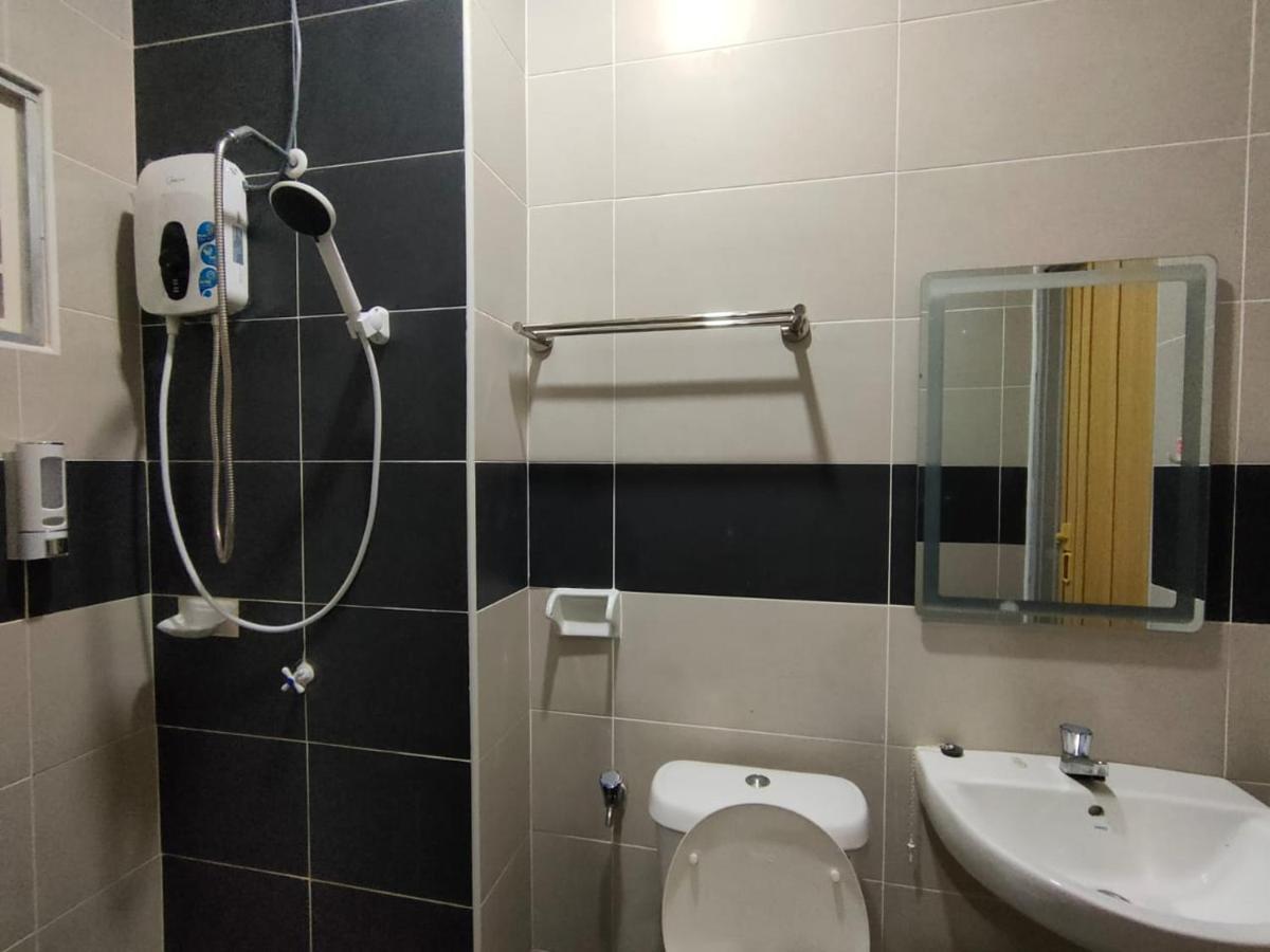 Setia Home Sitiawan Ktv 12+4 Pax Bagian luar foto
